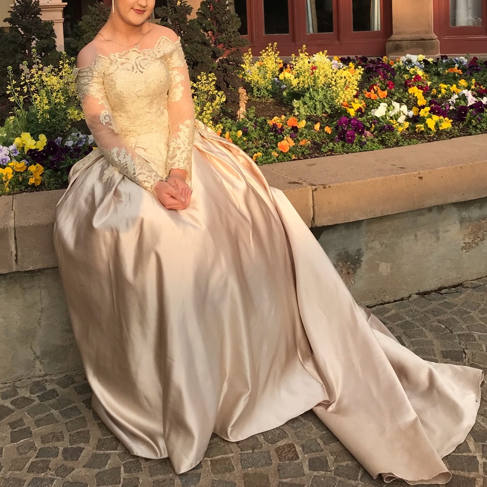 Prom gold dress!!